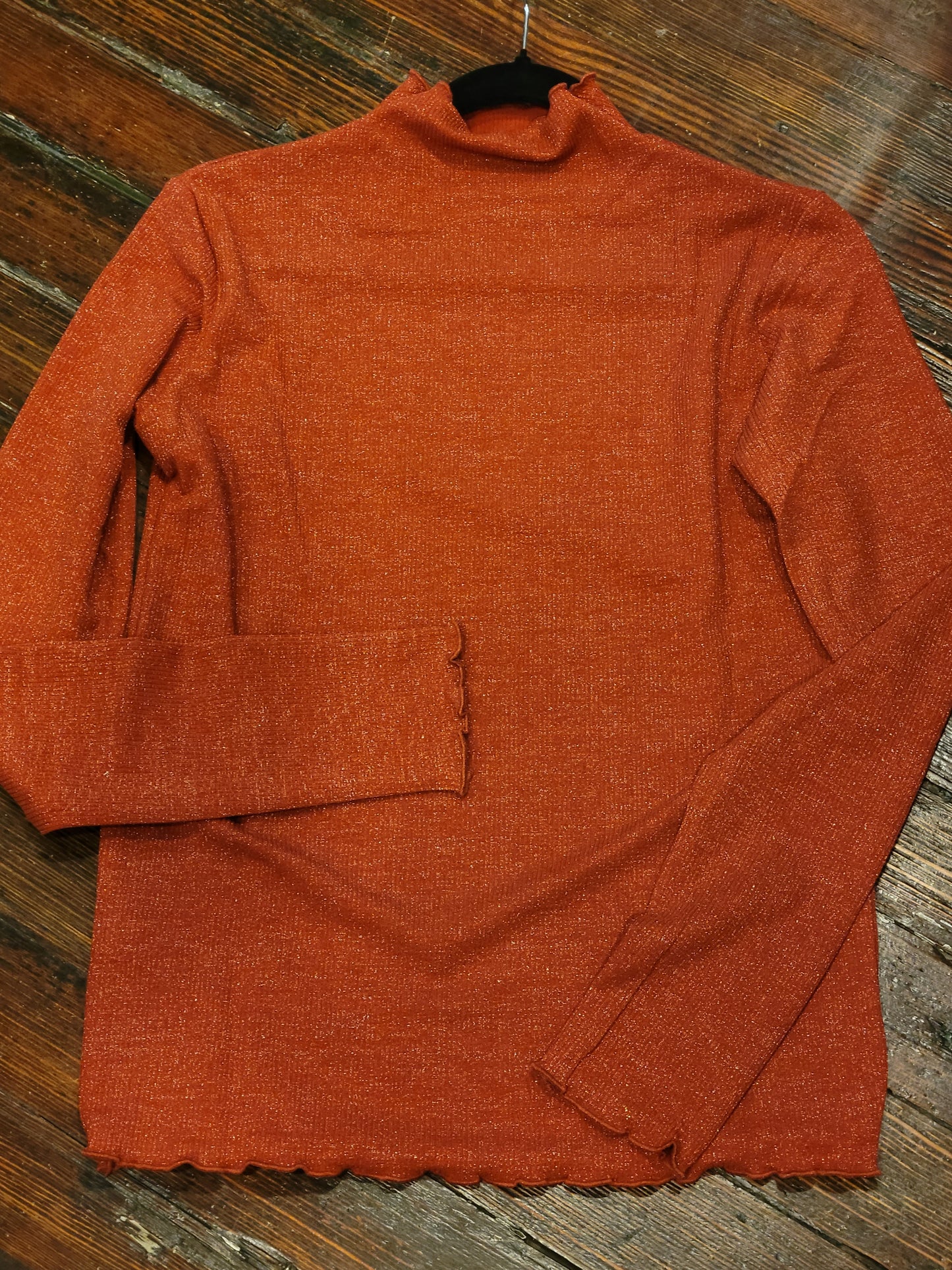 Lettuce Edge Top