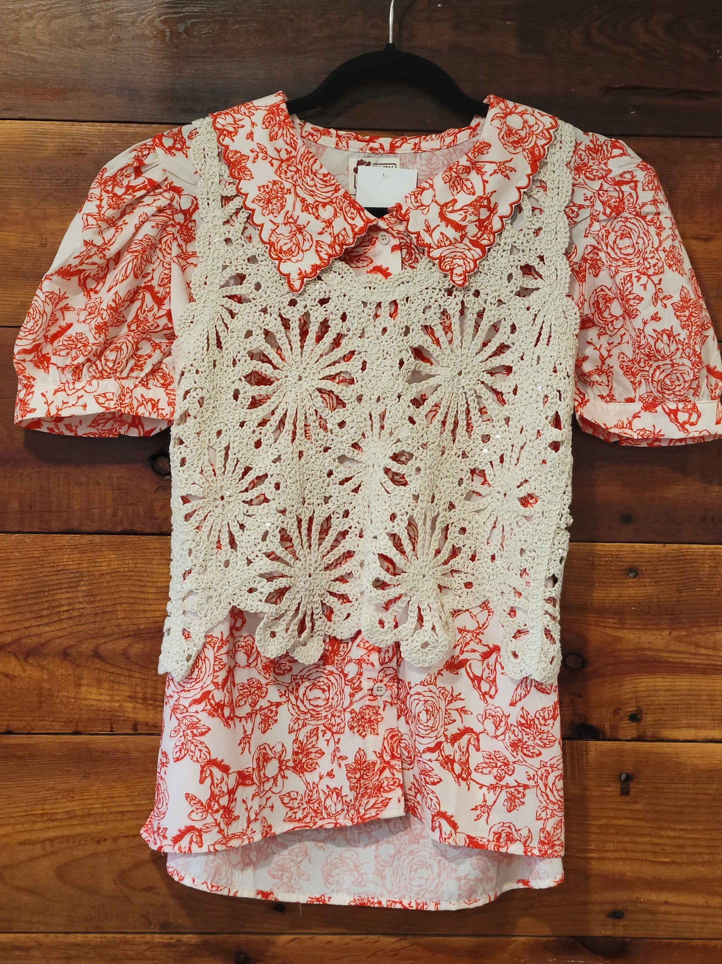 Scallop Collar Top