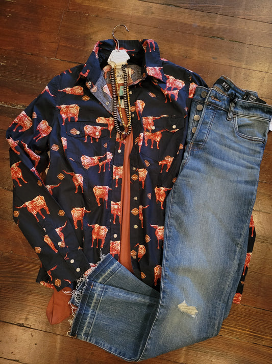 Navy Longhorn snap shirt with denim and jewelry to match