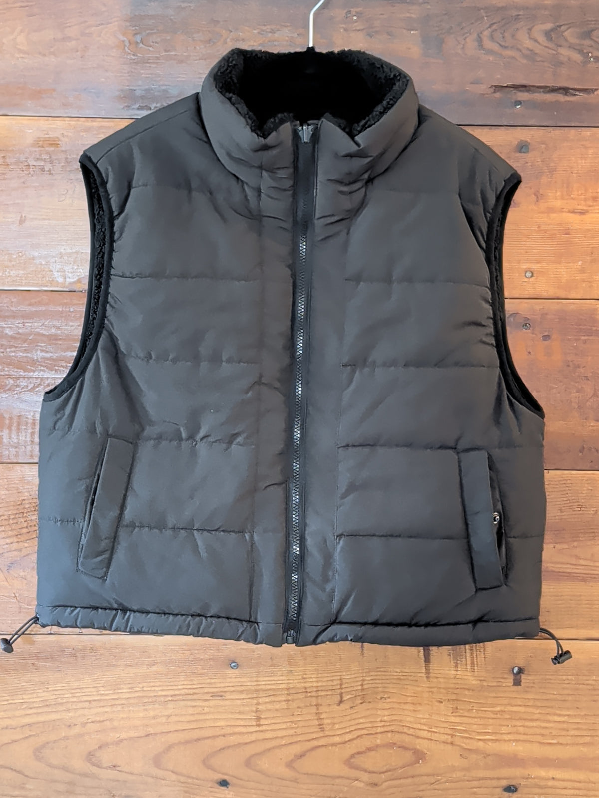 Women's Reversible Polyfill Sherpa Crop Vest - Black