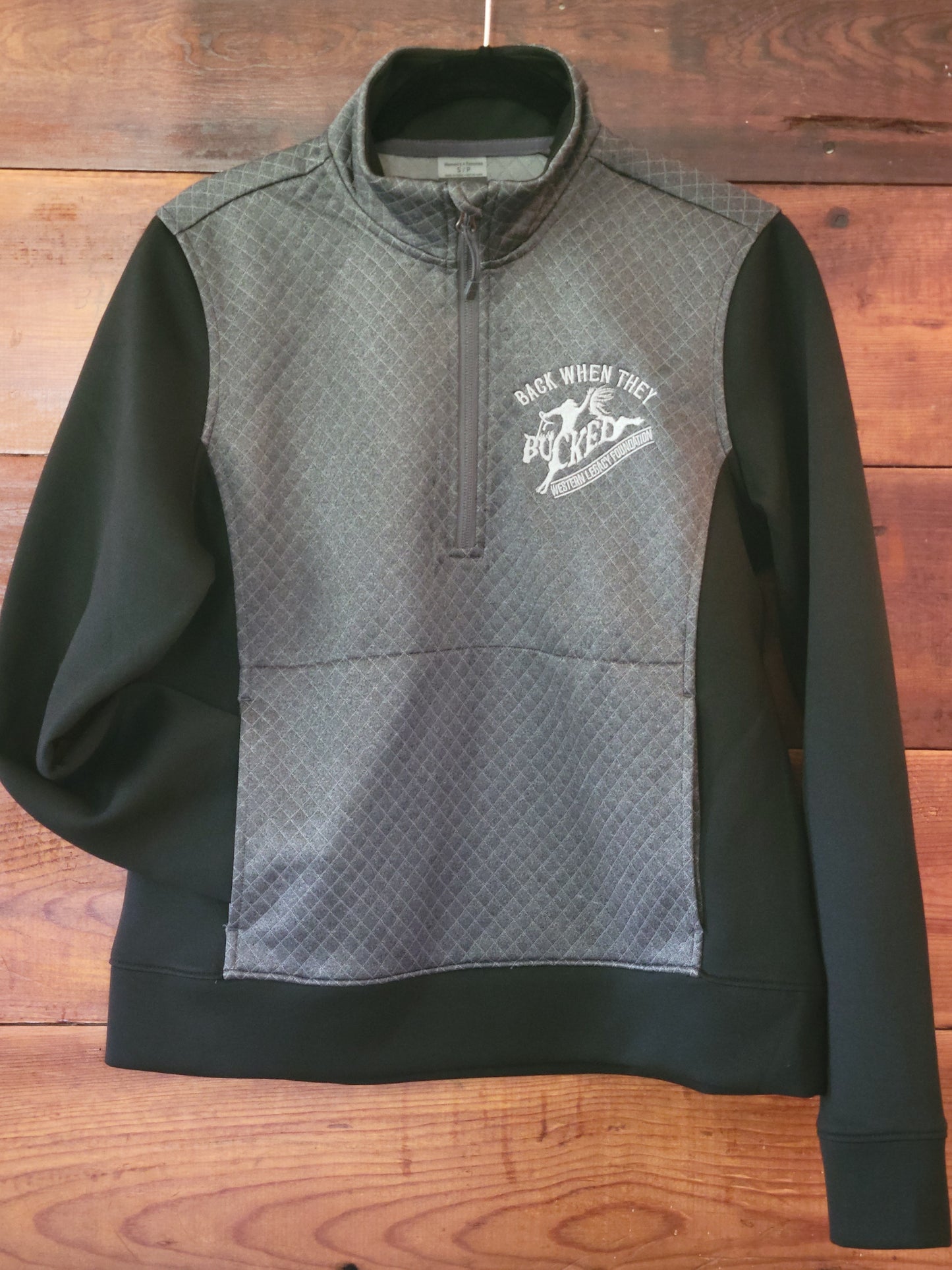 BWTB Black Hills 1/4 Zip Silver