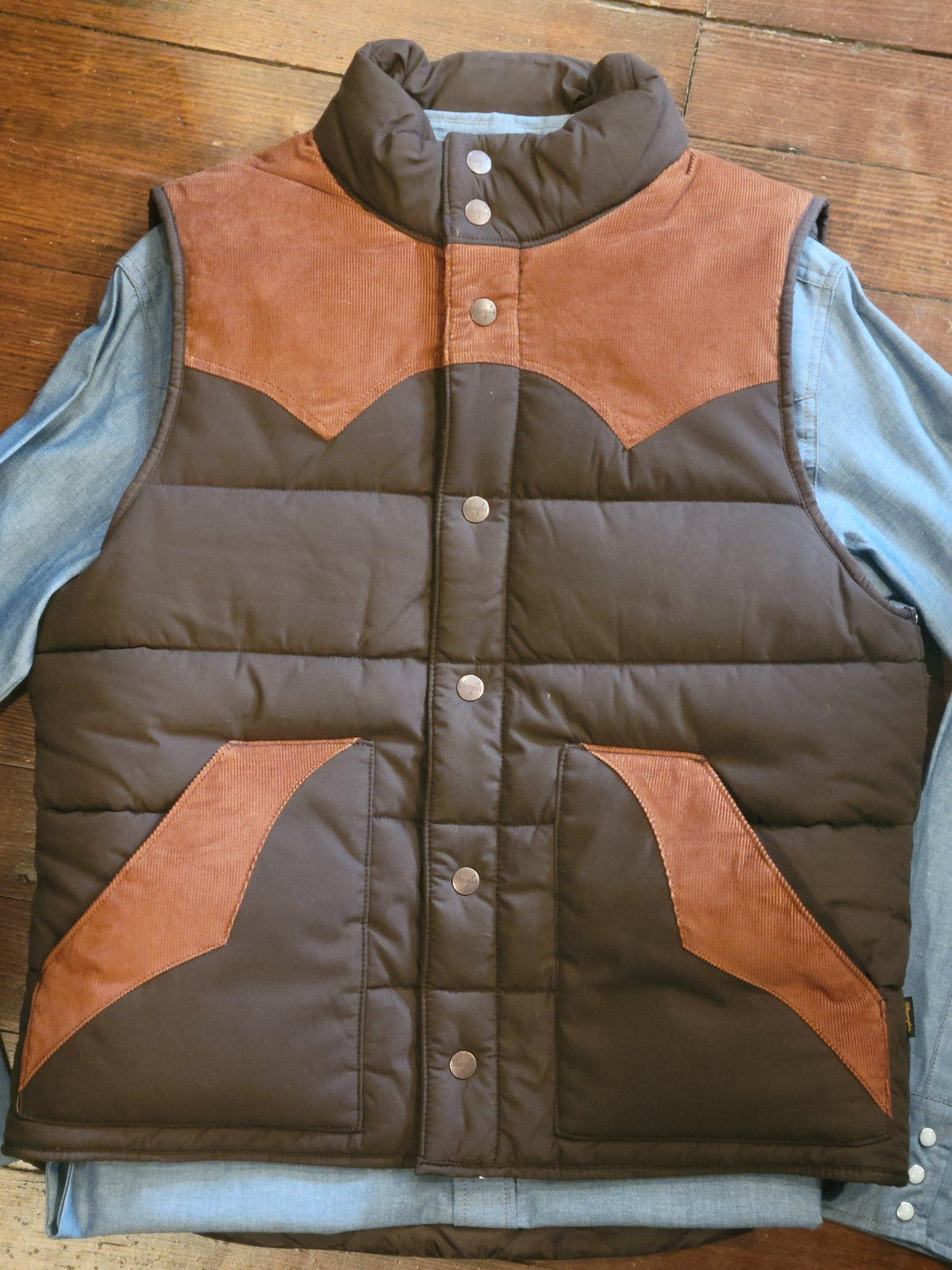 Wrangler Mens Courduroy Yoke Puffer Vest
