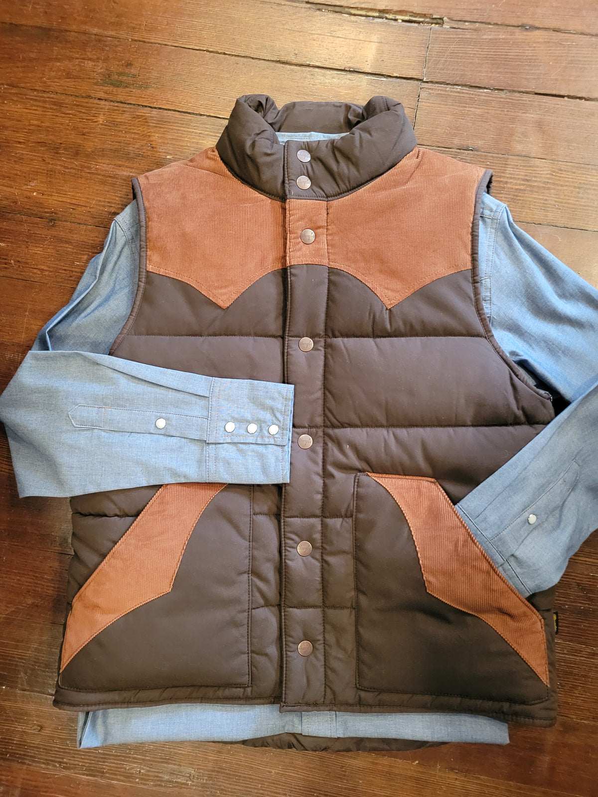 Wrangler Mens Courduroy Yoke Puffer Vest